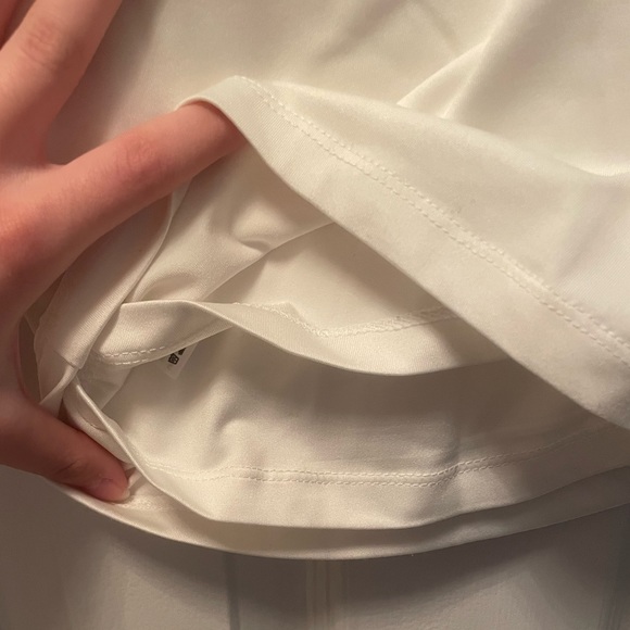 Dynamite xs white tank top with adjustable straps, shirt is also double layered - Picture 3 of 3